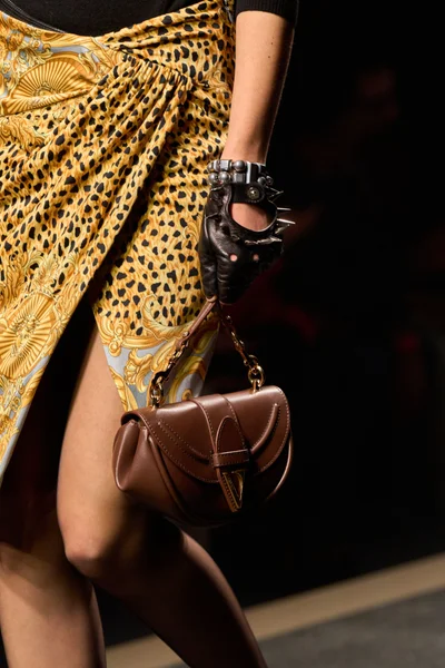 Look 23